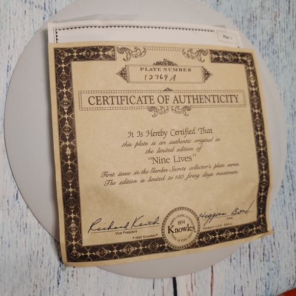 8 Bradex 9" Plates The Garden Secrets - Picture 11 of 16